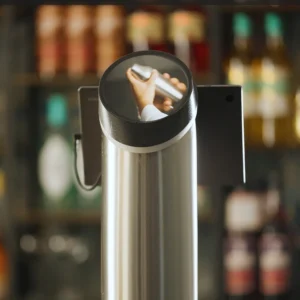 cocktail machine met video display